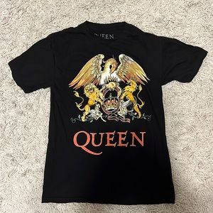 Queen Graphic Tee
